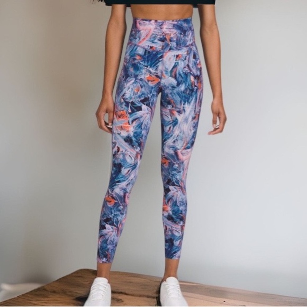 Lululemon Base Pace running tight 25”